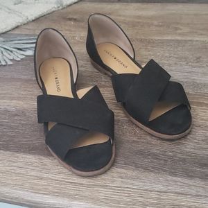 Lucky Brand Black Flat Sueded Leather Sandals